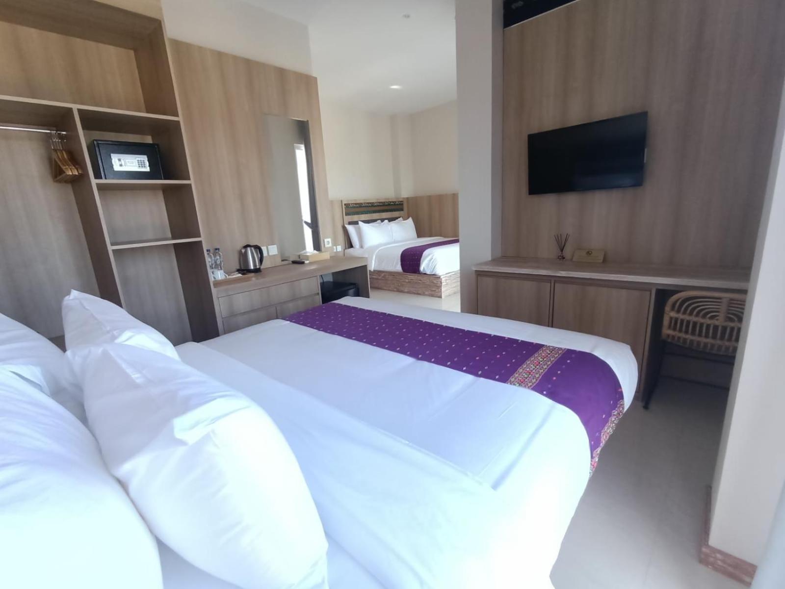 Dejavu 2.0 Hotel Bajo Komodo Labuan Bajo Exterior photo