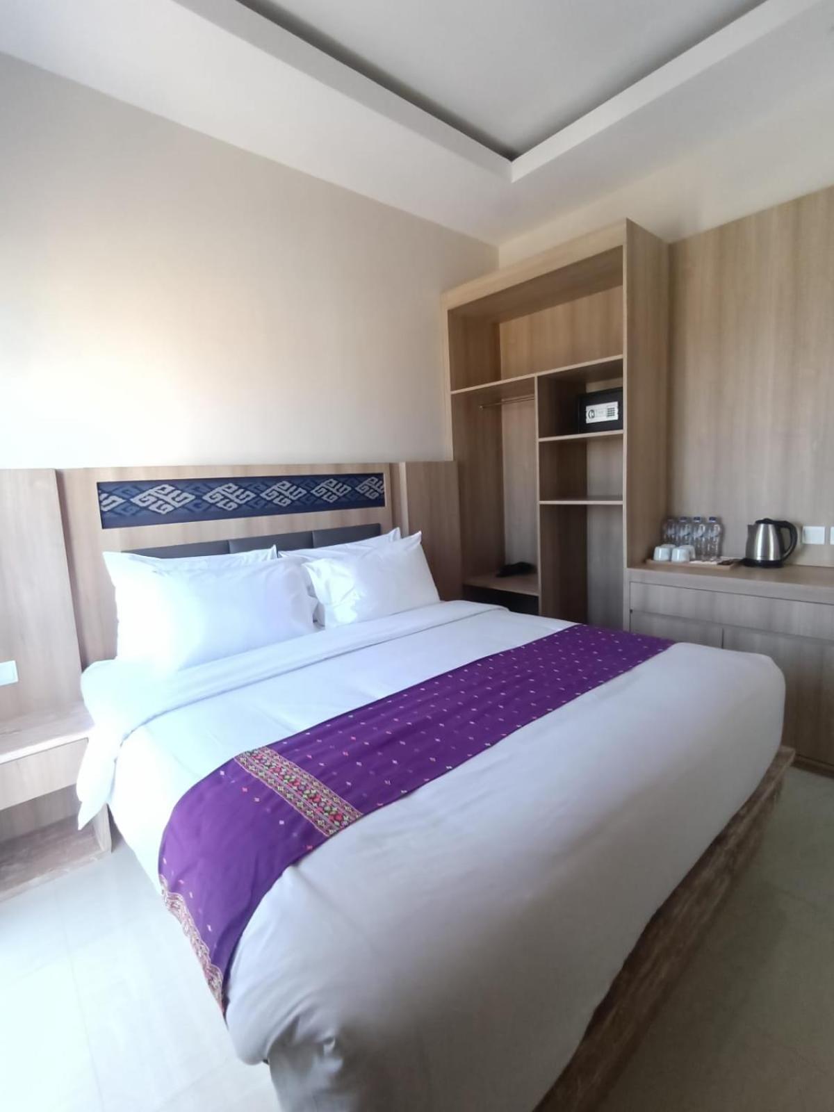 Dejavu 2.0 Hotel Bajo Komodo Labuan Bajo Exterior photo