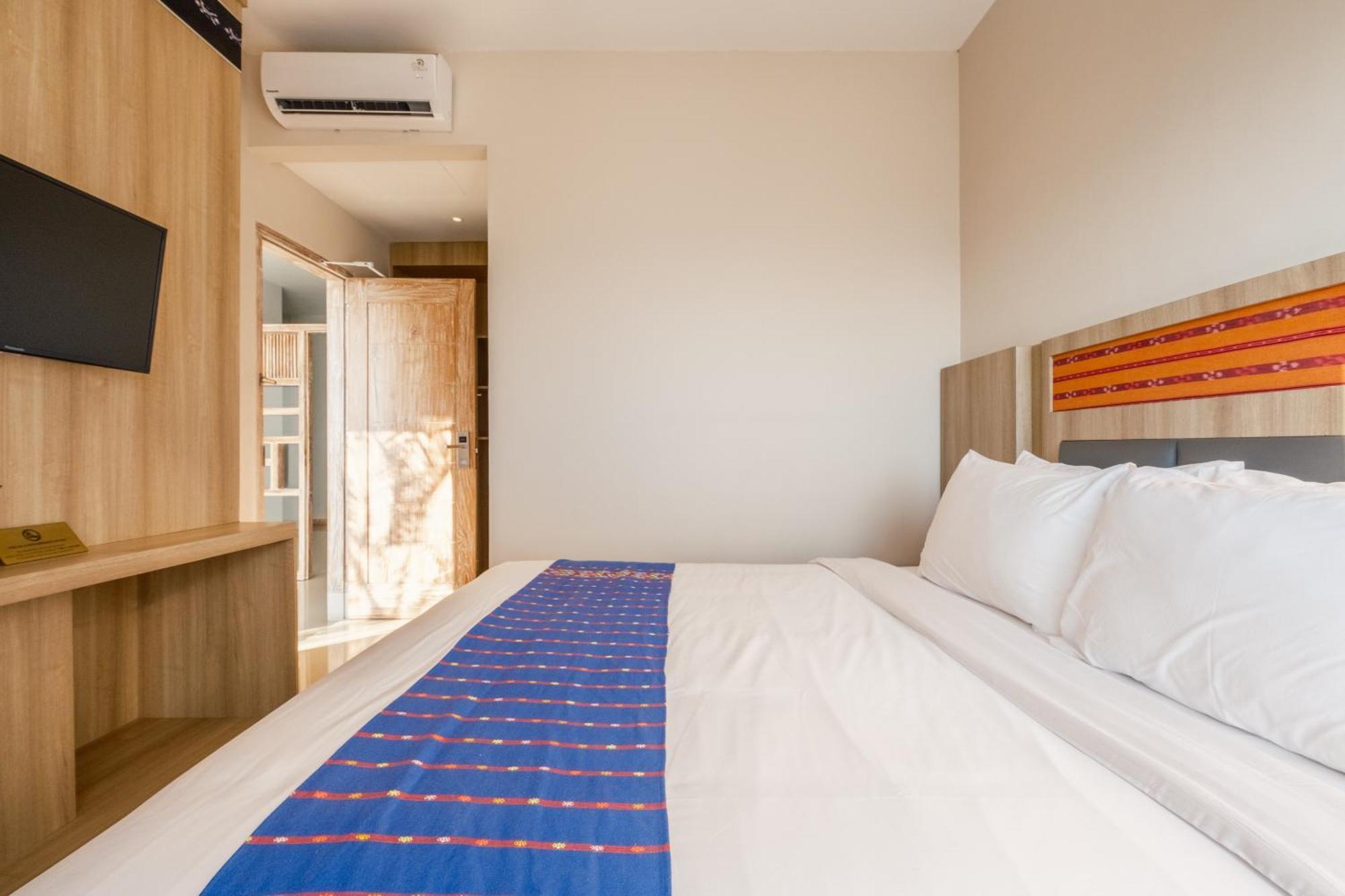 Dejavu 2.0 Hotel Bajo Komodo Labuan Bajo Exterior photo
